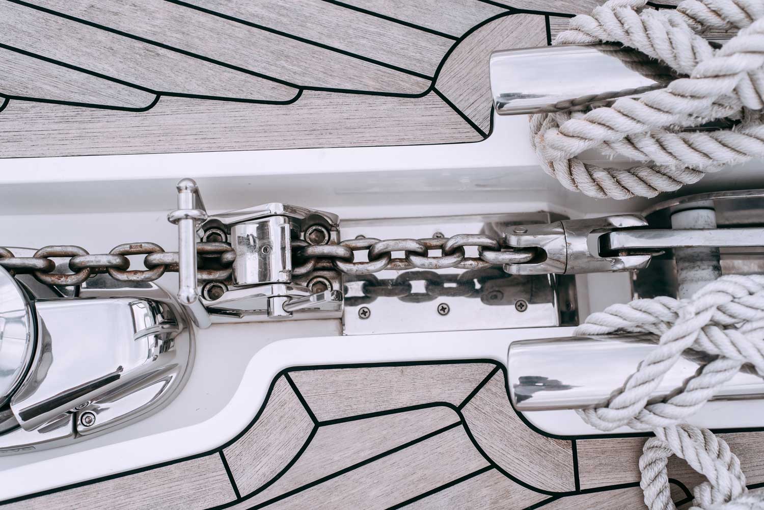 sailboat anchor chain