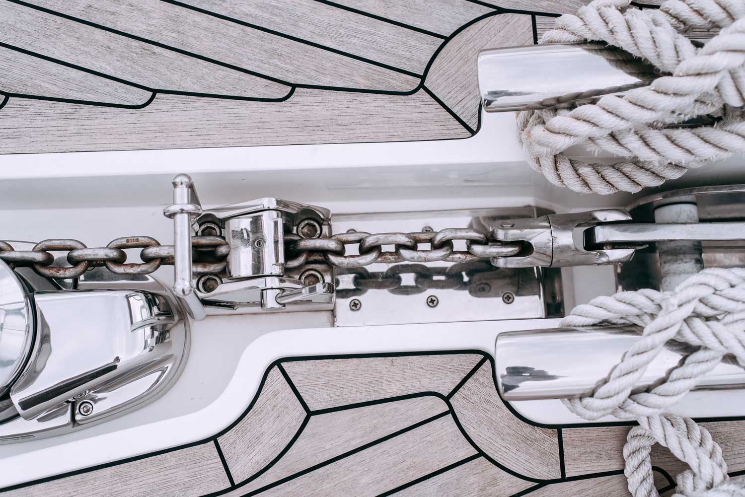 yacht anchor chain