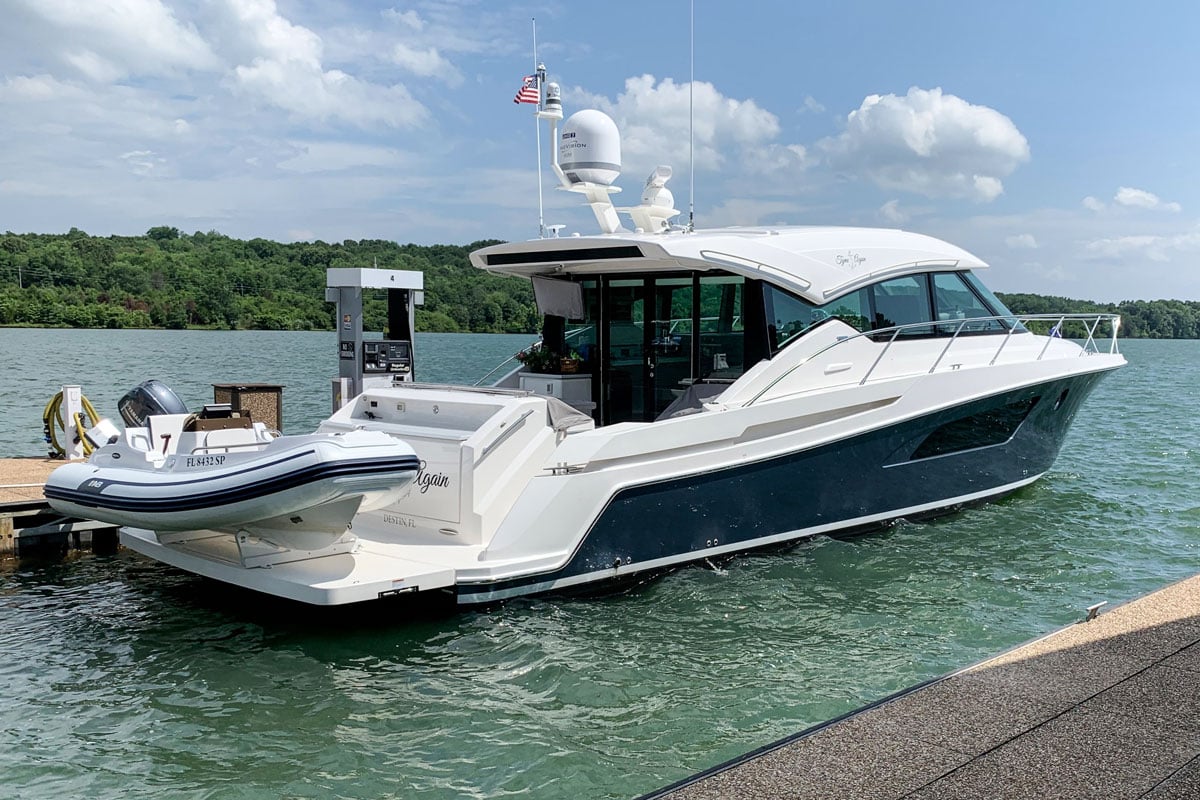 tiara yachts 53 coupe